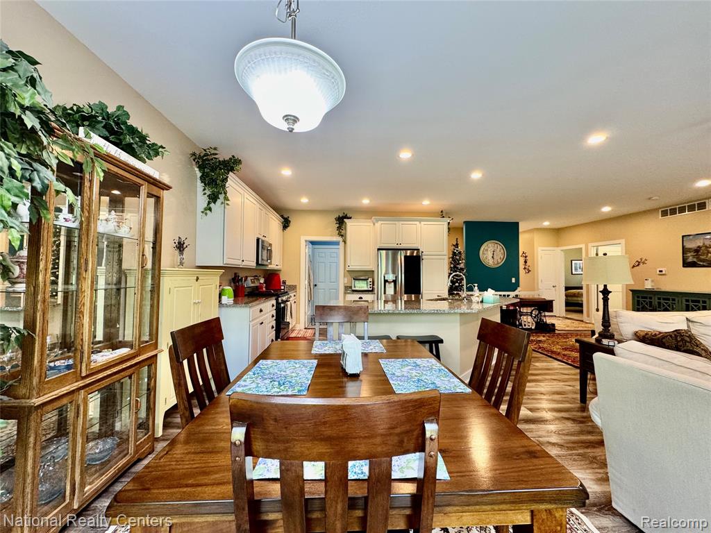 7478 Village Court, 27, Davisburg, MI 48350 — Photo 22