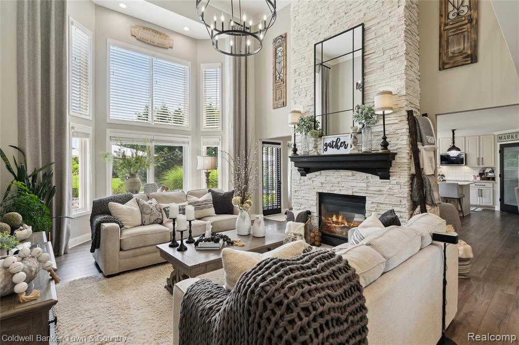 324 Nairn Circle, Highland, MI — Photo 11