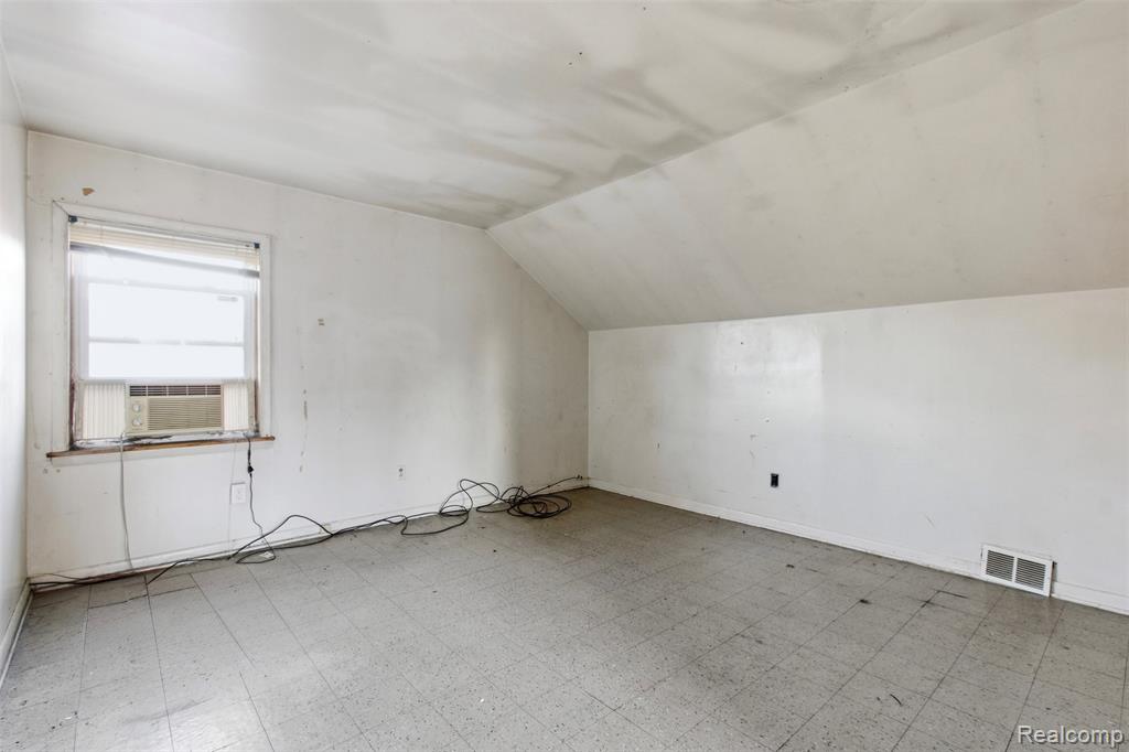 11406 Strathmoor Street, Detroit, MI 48227 — Photo 15