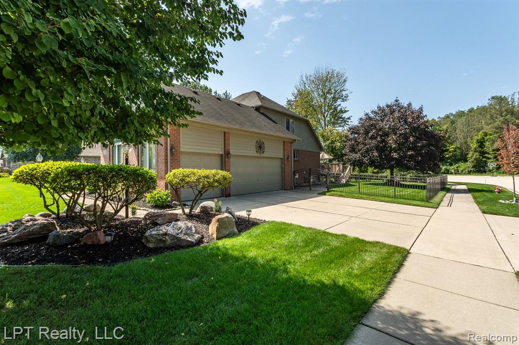 53345 WILLIAMS Way, Shelby Twp, MI 48316 — Photo 17