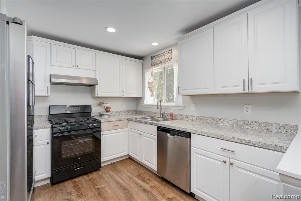 9115 Maplewood Drive, Clio, MI 48420 — Photo 10