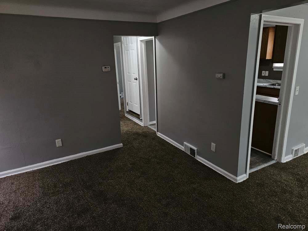 8442 Warwick Street, Detroit, MI 48228 — Photo 11