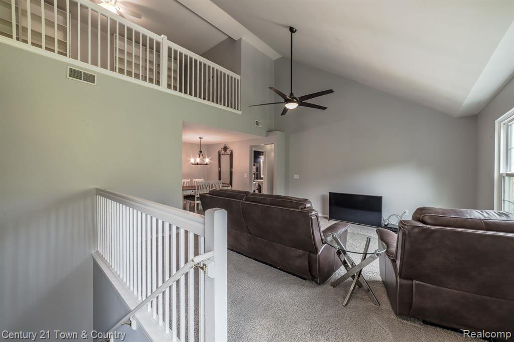 1032 SHIAWASSEE Circle, Howell, MI 48843 — Photo 12