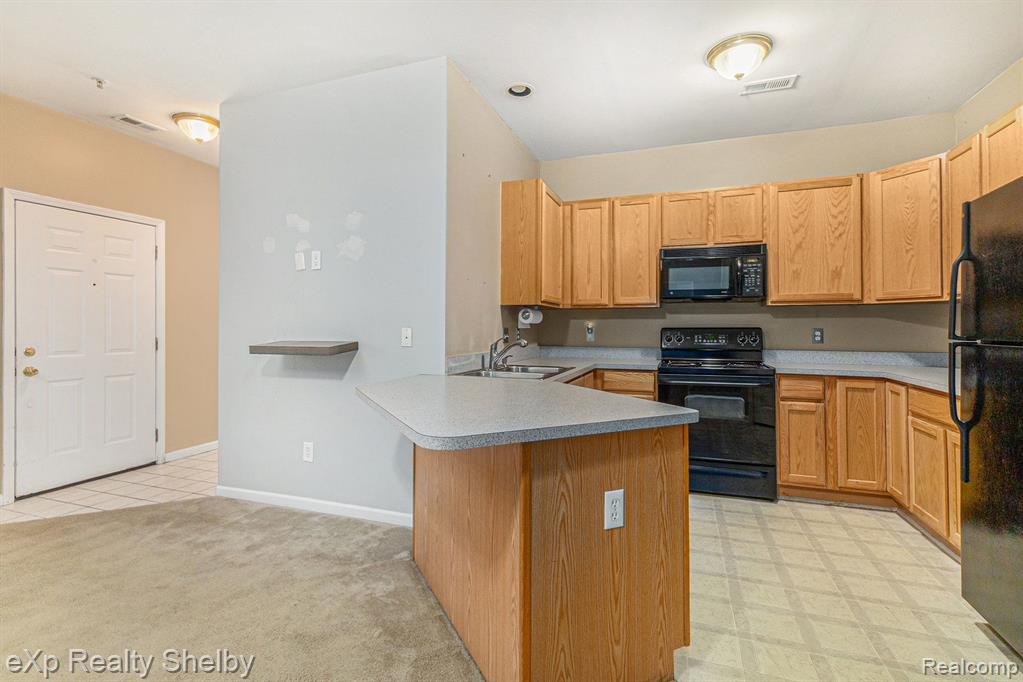 3103 ADDINGTON Drive, Commerce Twp, MI 48390 — Photo 9