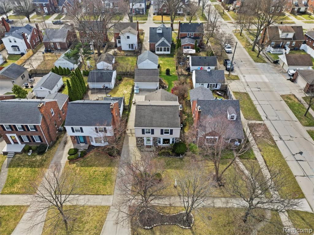 2073 Lochmoor Boulevard, Grosse Pointe Woods, MI 48236 — Photo 46