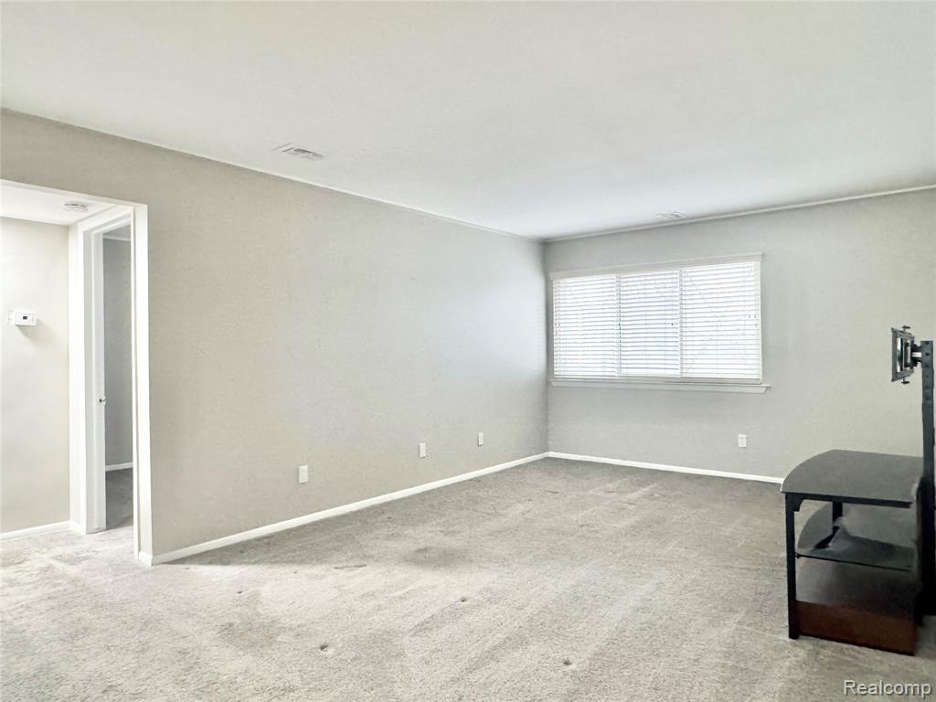 8211 DENWOOD Drive, 6, Sterling Heights, MI 48312 — Photo 2