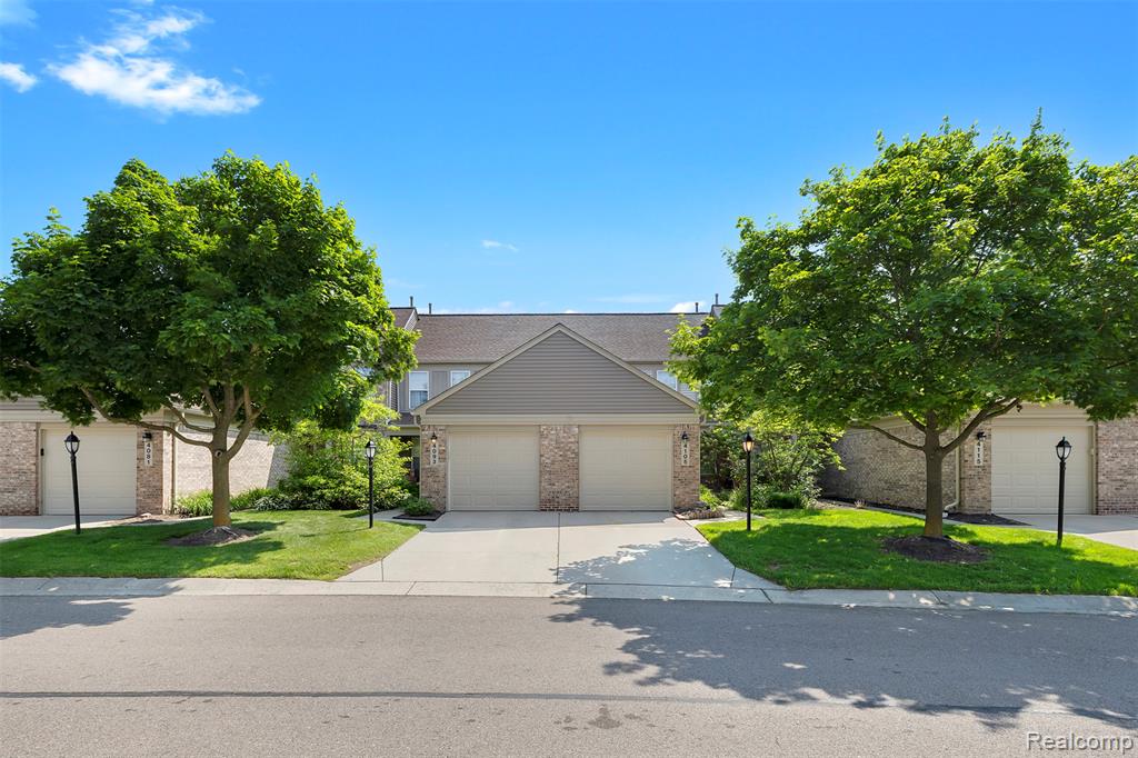 4093 Hunters Circle E, Canton, MI 48188 — Photo 2