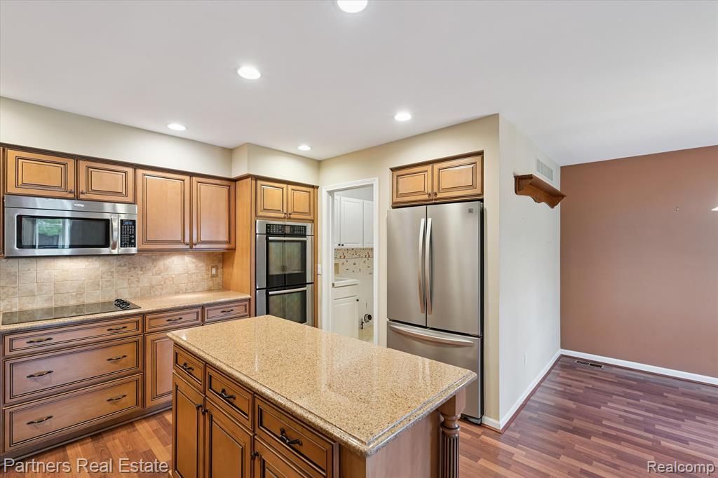4445 Golf View Drive, Brighton, MI 48116 — Photo 13