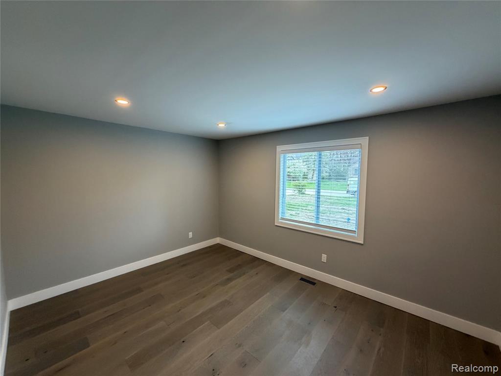 5140 Woodrun Court, West Bloomfield, MI 48323 — Photo 21