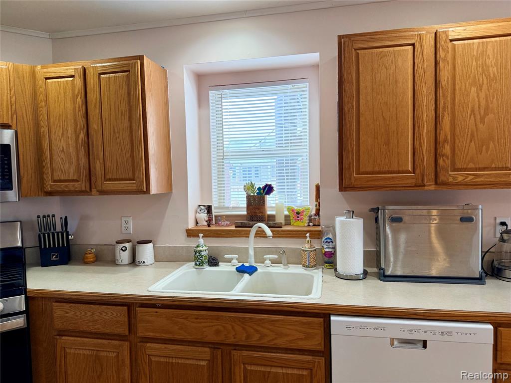 7586 Paradise Drive, Grand Blanc, MI 48439 — Photo 19