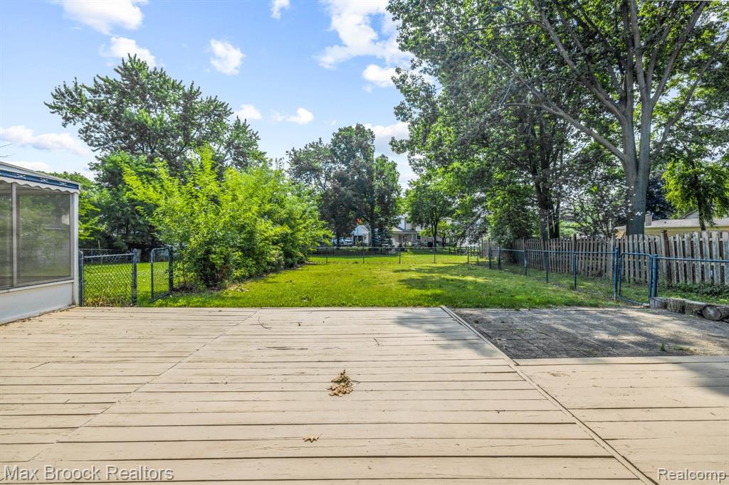 5718 Marble Drive, Troy, MI 48085 — Photo 25