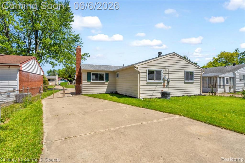 9426 Chamberlain Street, Romulus, MI 48174 — Photo 25