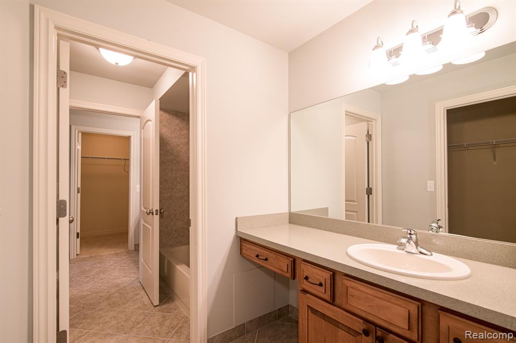 61491 CROWN POINT Drive, Washington, MI — Photo 18