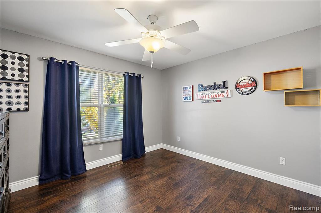 42512 Beechwood Drive, Sterling Heights, MI 48314 — Photo 37