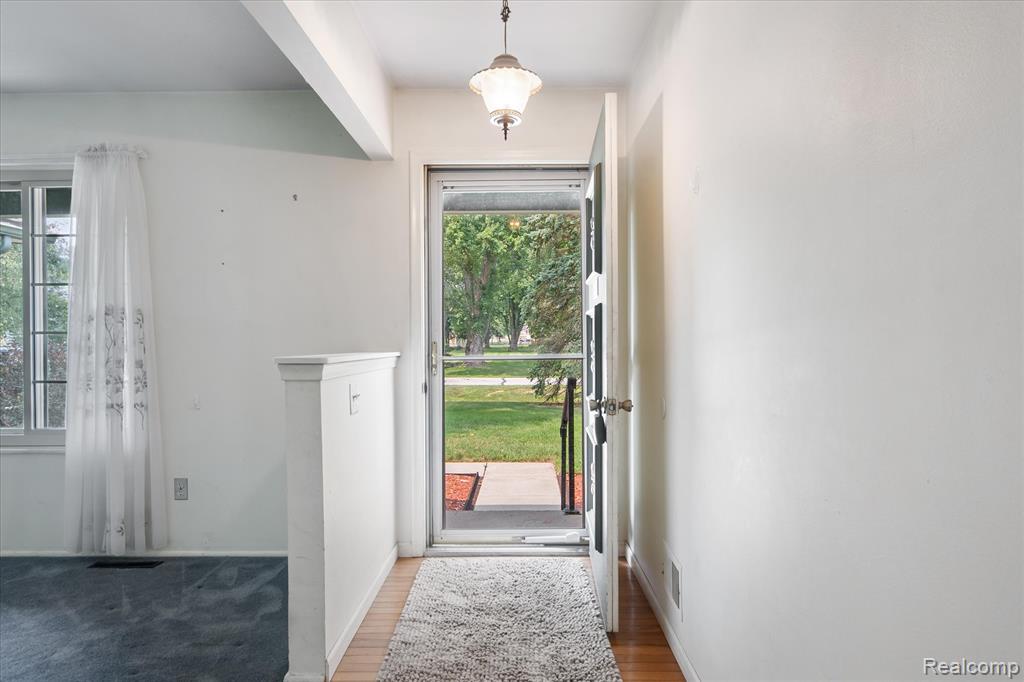 8812 Rio Vista Street, Green Oak, MI 48116 — Photo 3