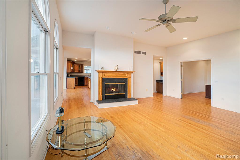 4382 Oak Tree Court, Fenton, MI 48430 — Photo 24