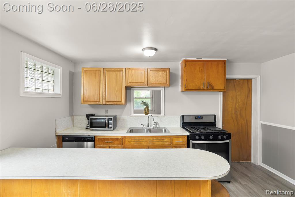 5204 Ashley Street, Detroit, MI 48236 — Photo 15