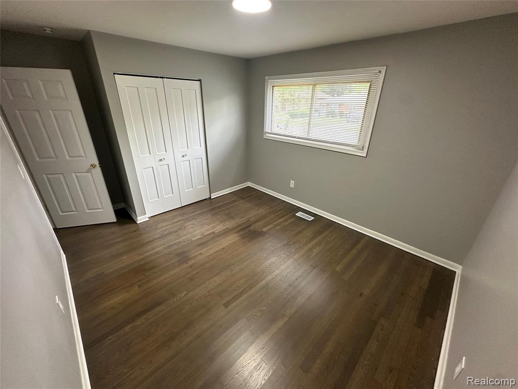 4640 Edgewood Street, Dearborn Heights, MI 48125 — Photo 10