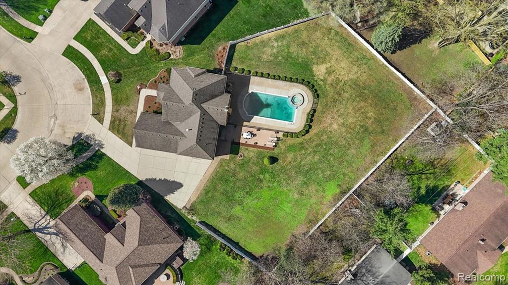 49931 Shelby Creek Drive, Utica, MI 48317 — Photo 10