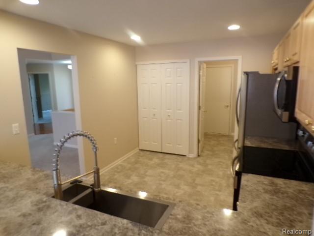 6575 Cortland Avenue - Photo 5