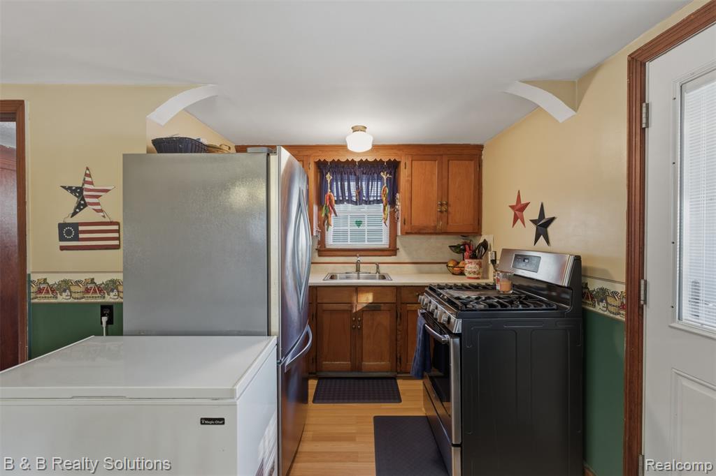 23644 E Main Street, Armada, MI — Photo 11
