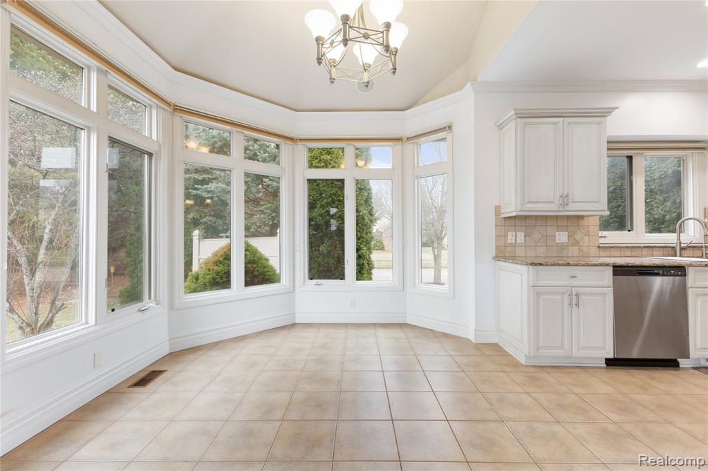 21675 Medallion Court, Macomb, MI 48044 — Photo 15