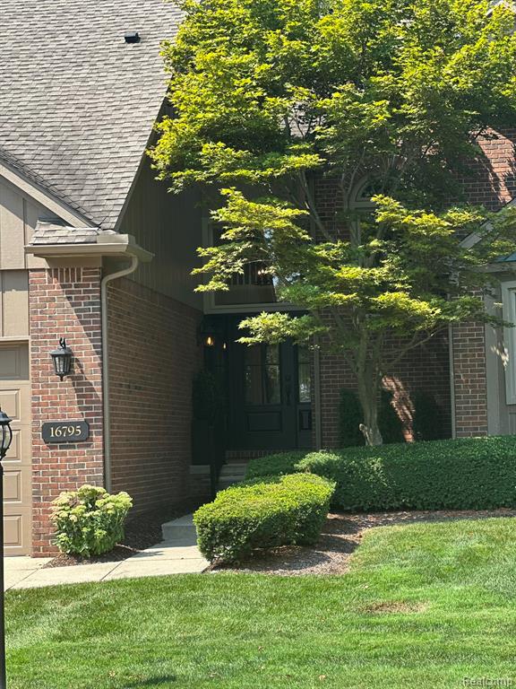 16795 Country Knoll Drive, Northville, MI 48168 — Photo 2