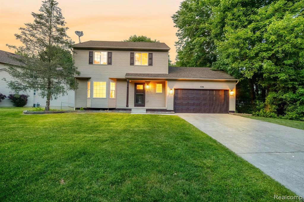 526 COVE VIEW Drive, Waterford, MI 48327 — front exterior