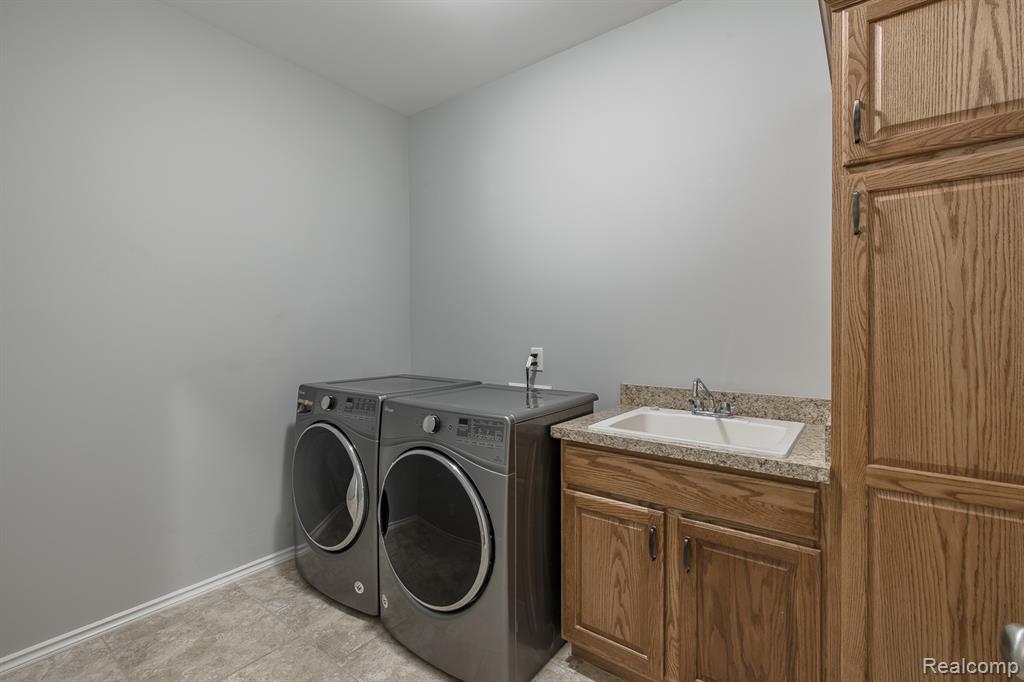 9573 Kingsway Circle, Clarkston, MI 48348 — Photo 37