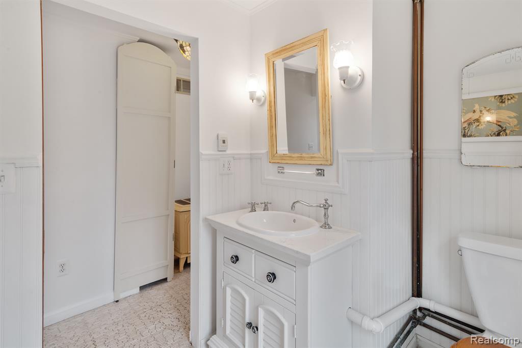 5145 OAKCLIFF Drive, Waterford, MI 48327 — Photo 6