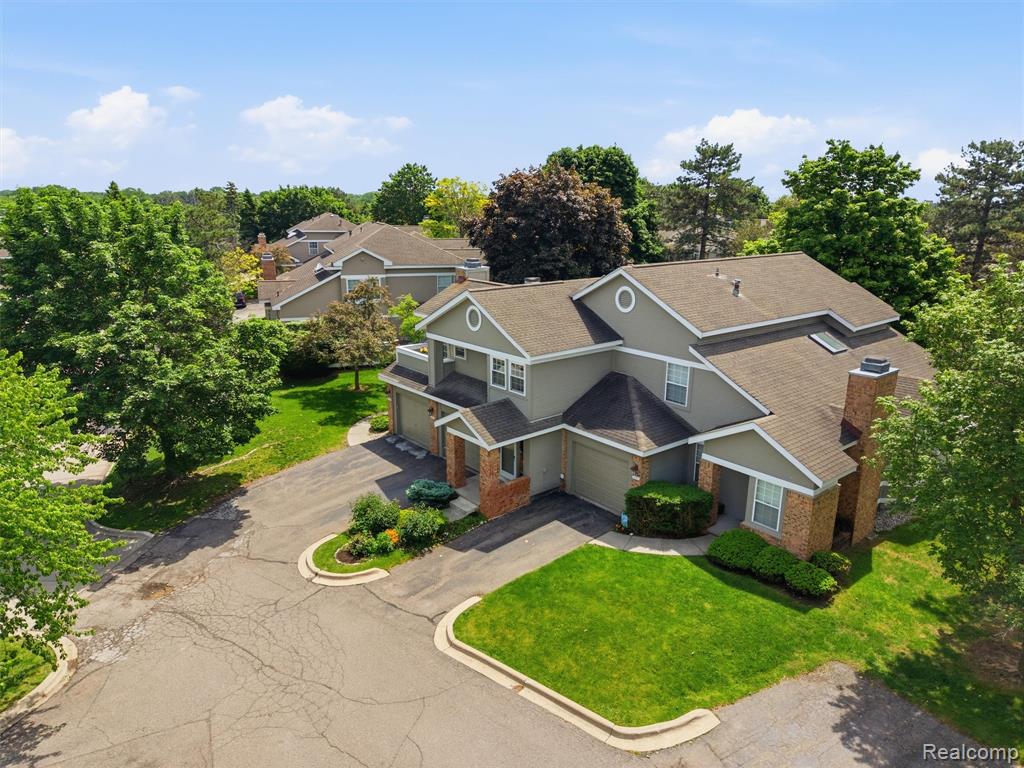 6605 Firestone Court, West Bloomfield, MI — Photo 2