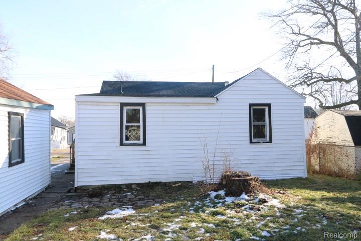 403 Bradley Street, Bay City, MI 48706 — Photo 4