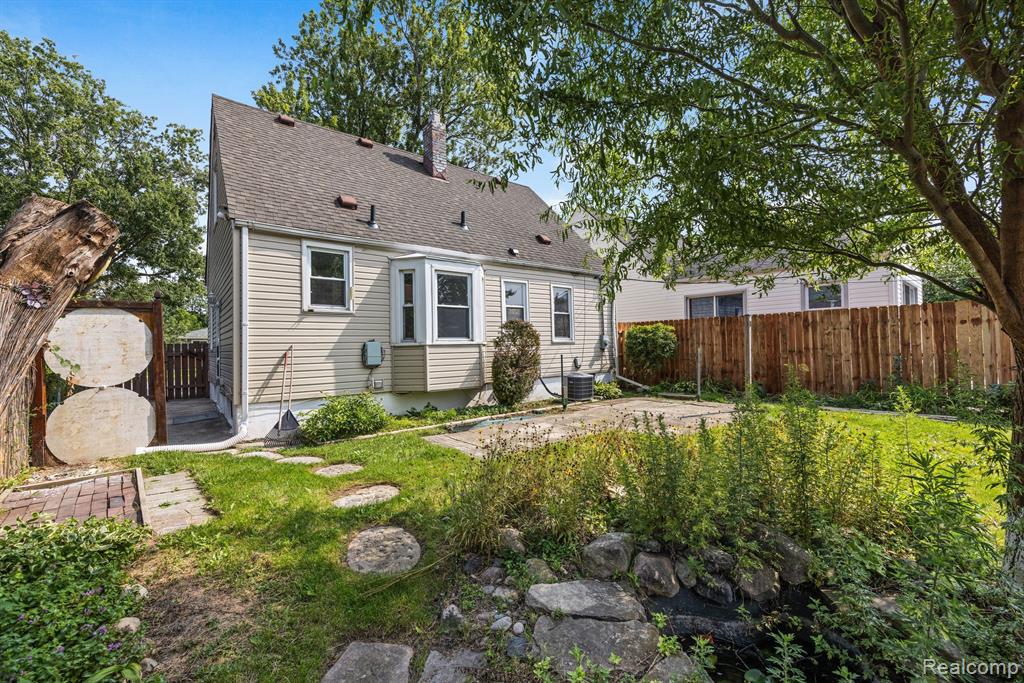 629 W Kalama Avenue, Madison Heights, MI 48071 — Photo 12