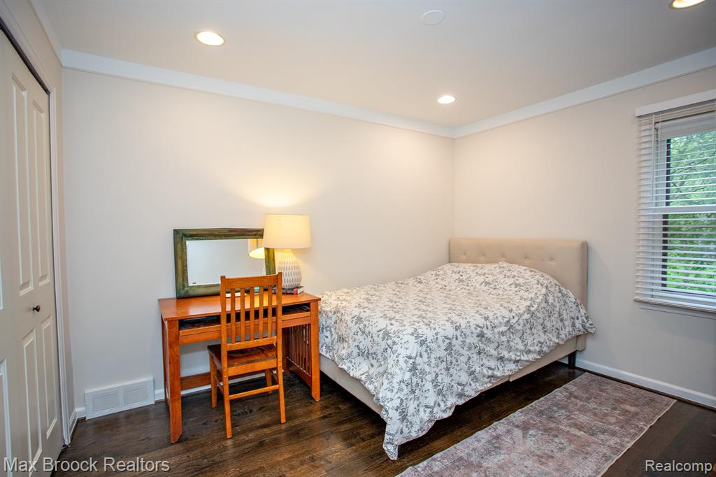 12769 Lasalle Lane, Huntington Woods, MI — Photo 29
