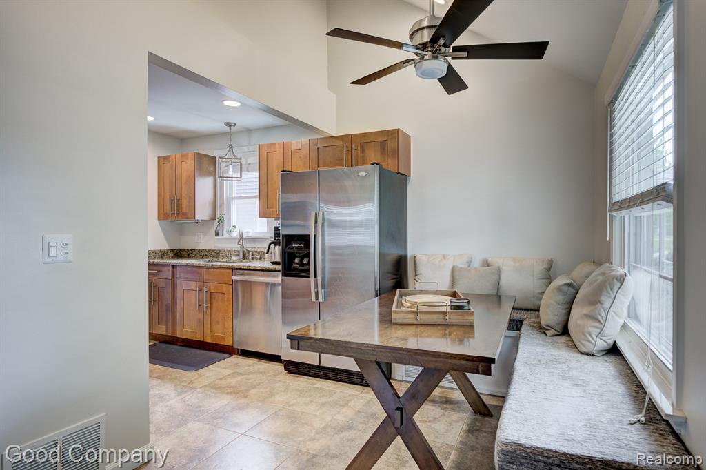 812 N Edgeworth Avenue, Royal Oak, MI 48067 — Photo 9