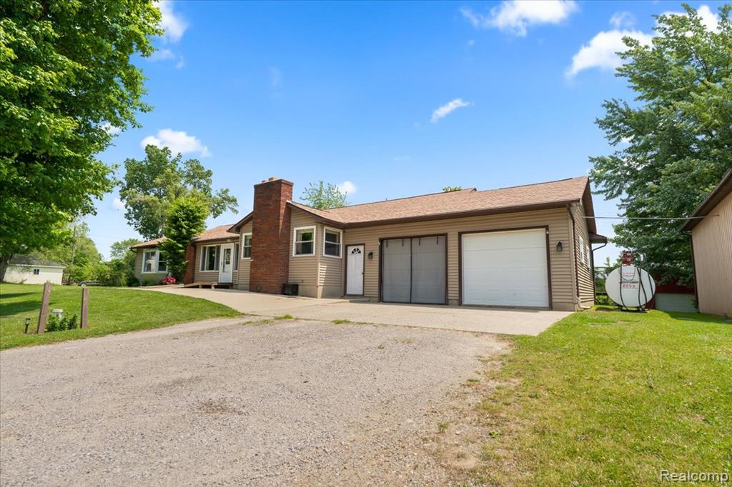 7569 S Durand Road, Durand, MI 48429 — Photo 5