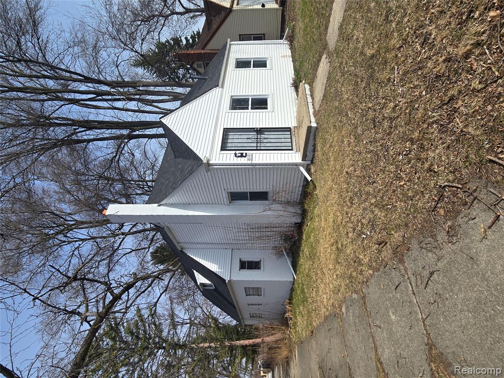 18101 Cornwall Street - Photo 3
