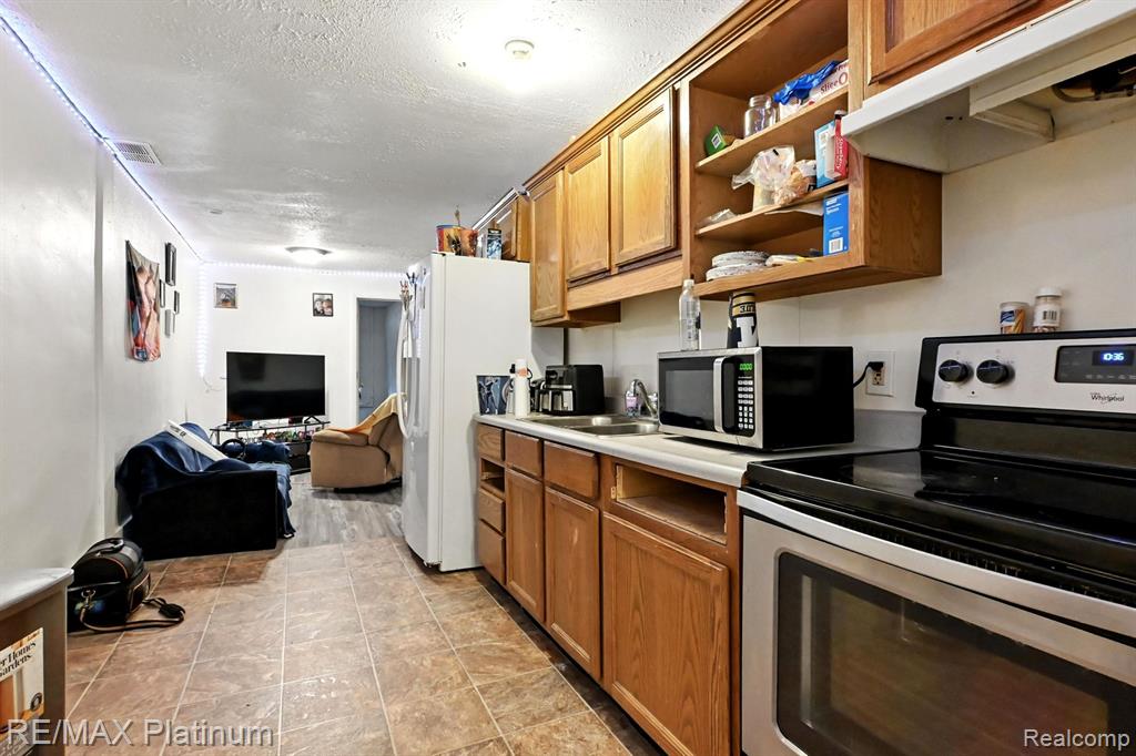 110 W Grand River Road, Webberville, MI 48892 — Photo 43