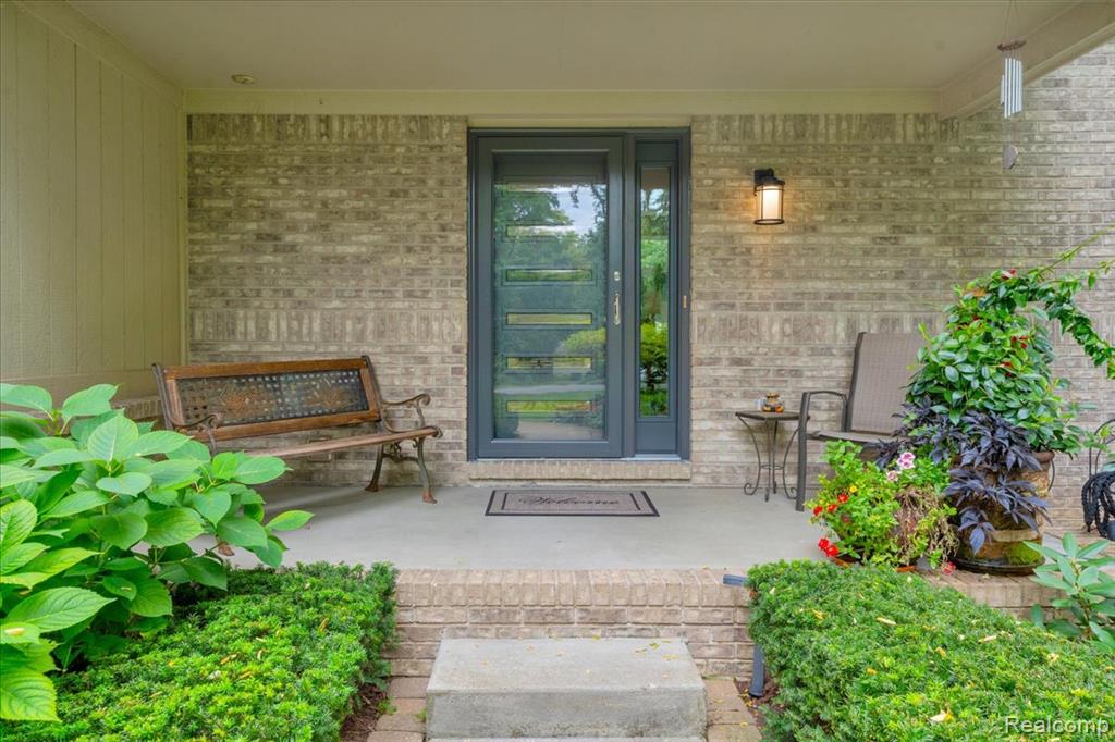 5050 Whitlow Court, Commerce Twp, MI 48382 — Photo 3
