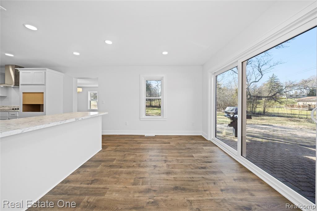 5742 Springwater Lane, West Bloomfield, MI — Photo 17