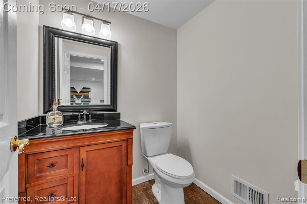8560 Vista Court, Westland, MI — Photo 56