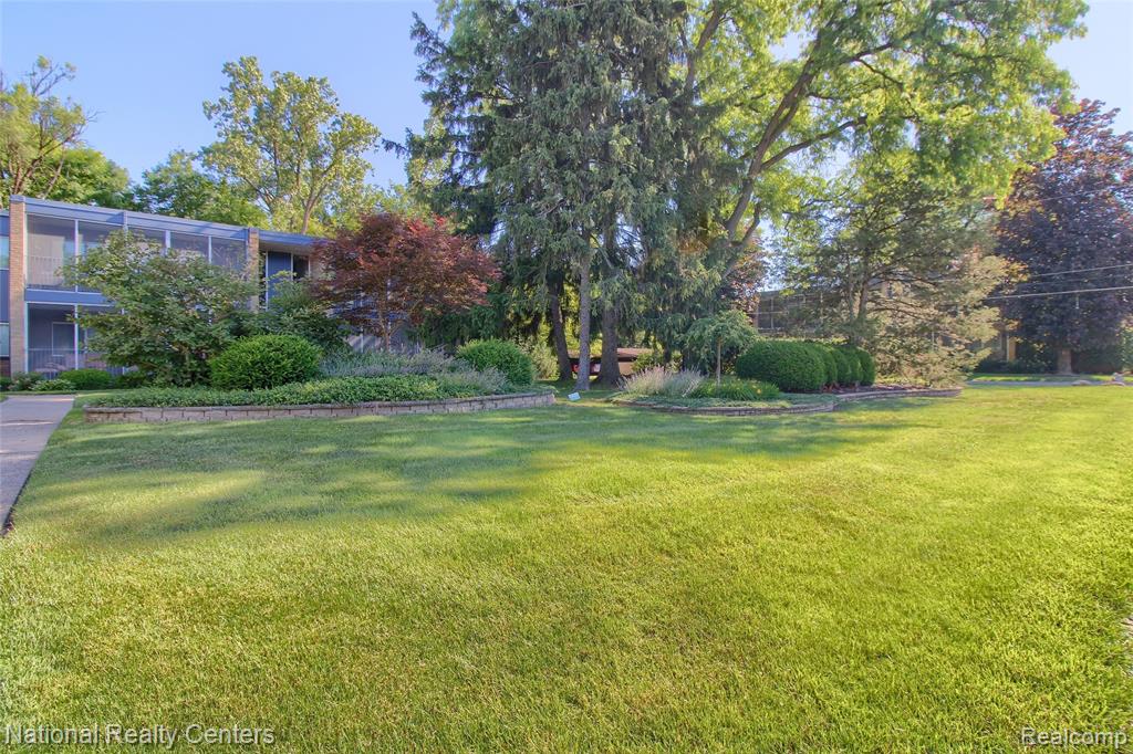 16547 Middlebelt Road, 6, Livonia, MI 48154 — Photo 4
