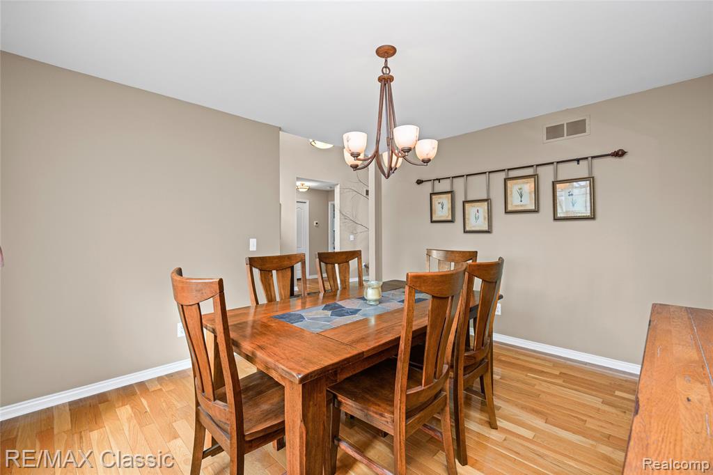4930 Menominee Lane, Clarkston, MI 48348 — Photo 34