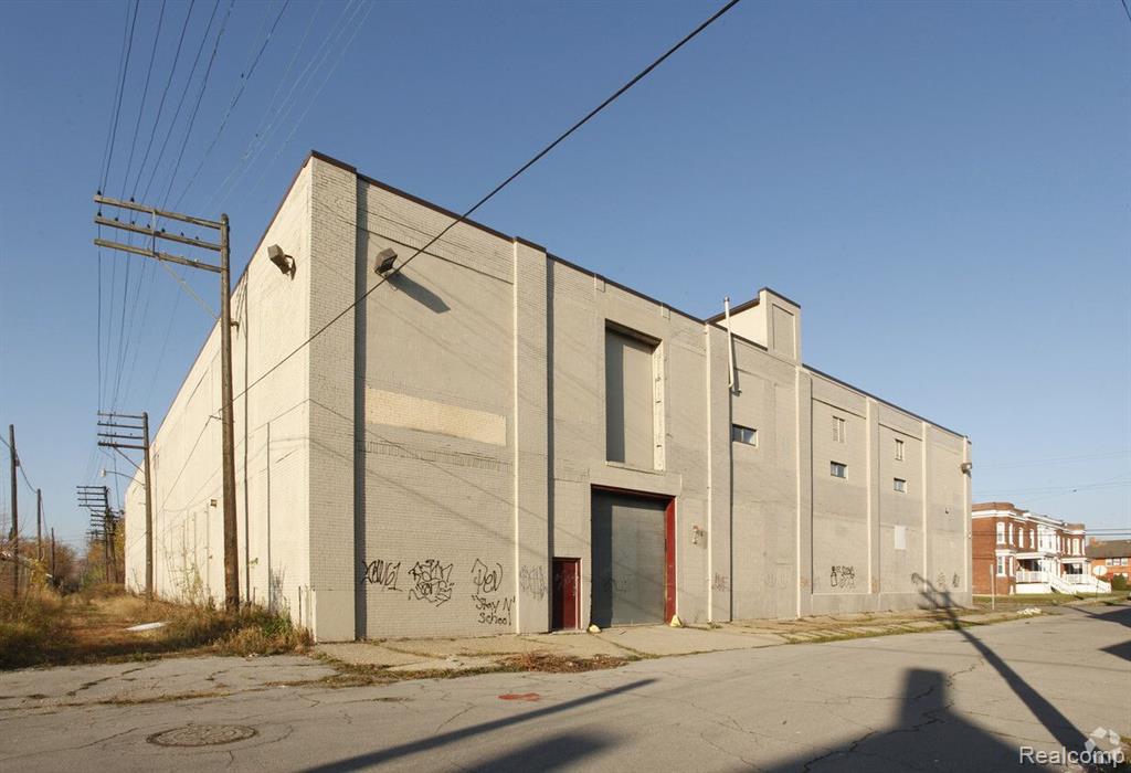 560 CUSTER Street, Detroit, MI 48202 — Photo 10