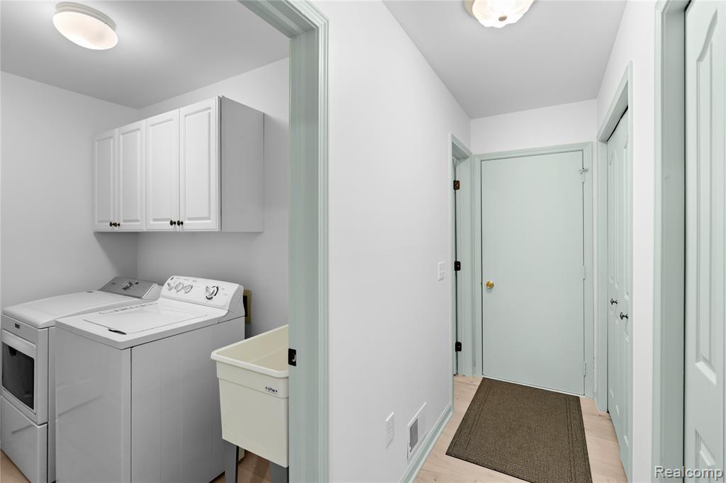 5366 Warwick Trail, Grand Blanc, MI 48439 — Photo 33