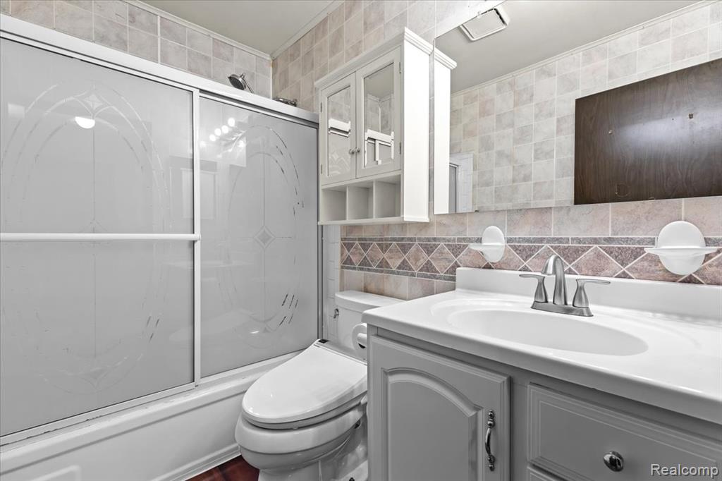 6717 Foxthorn Road, Canton, MI 48187 — Photo 3