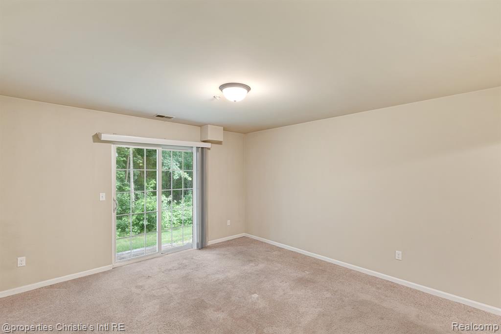8437 Williamstown Drive, Shelby Twp, MI 48316 — Photo 14