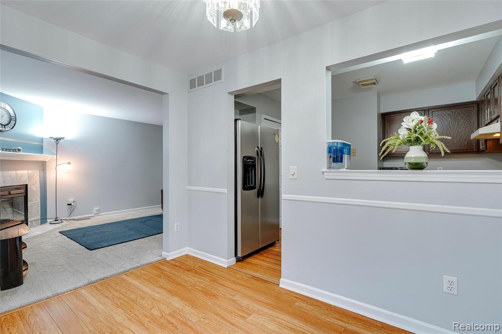 7783 Princeton Court, 56, Westland, MI — Photo 16