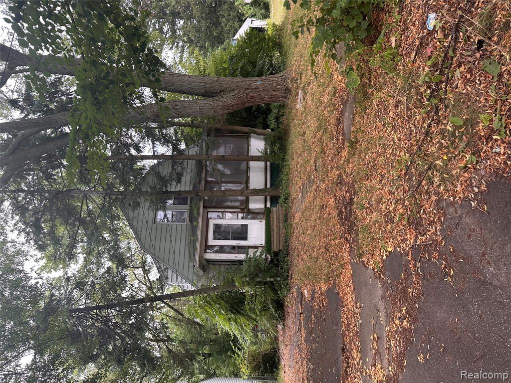 1926 Kansas Avenue, Flint, MI 48506
