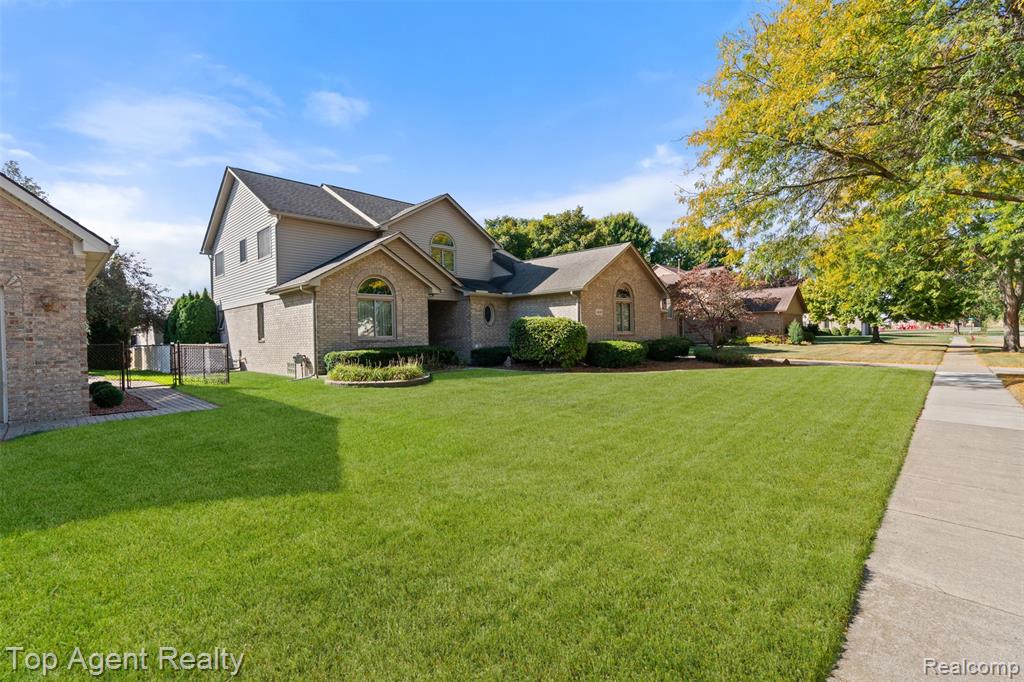 4430 Bayleaf Drive, Sterling Heights, MI 48314 — Photo 6